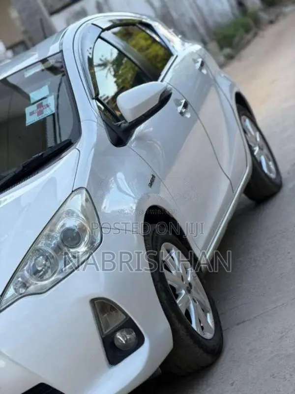 Toyota Aqua 2013 Car (Used)