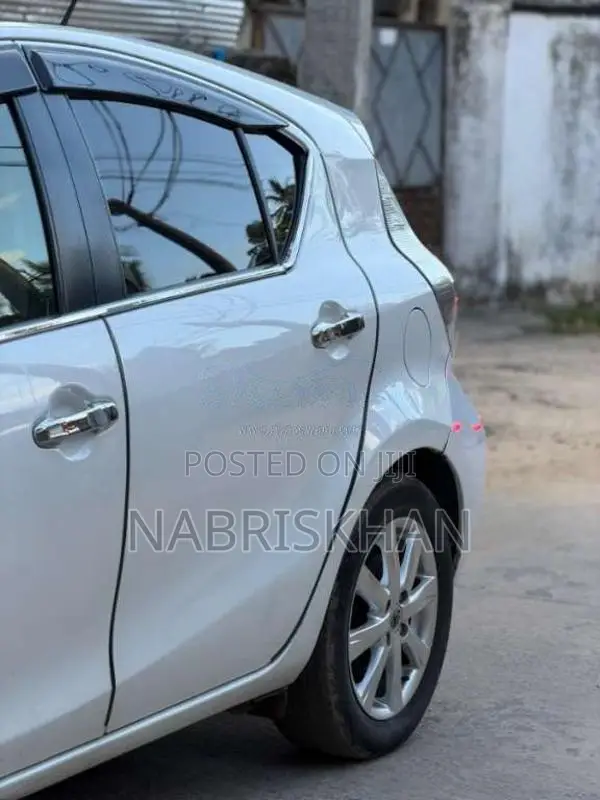 Toyota Aqua 2013 Car (Used)