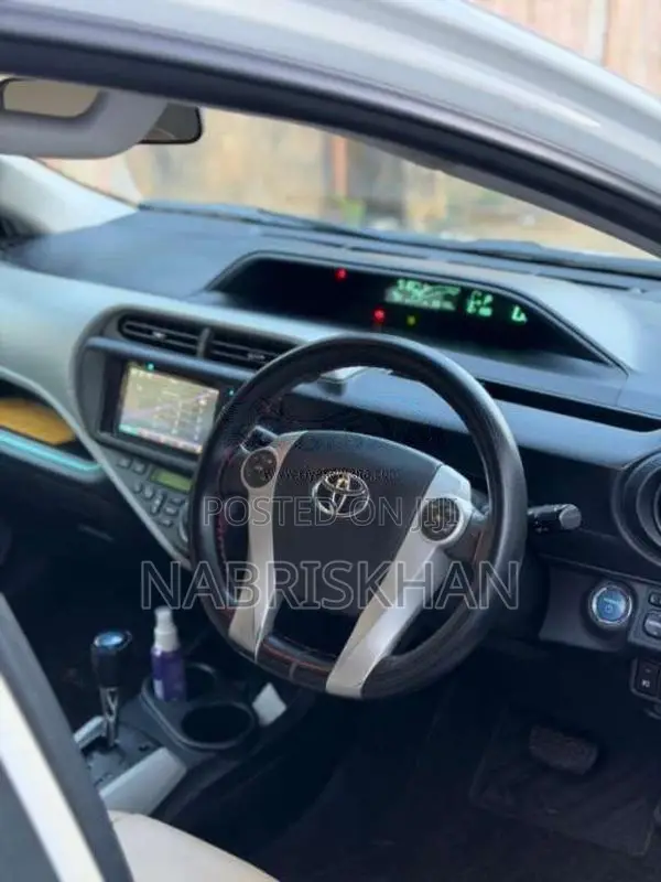 Toyota Aqua 2013 Car (Used)