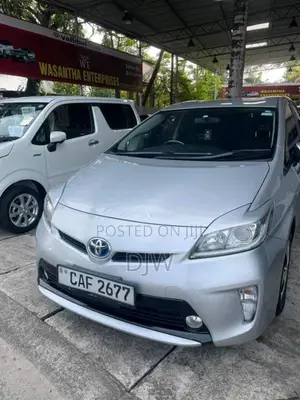 Toyota Prius 2013 Car (Used)
