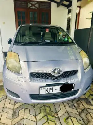 Toyota Vitz 2007 Car (Used)