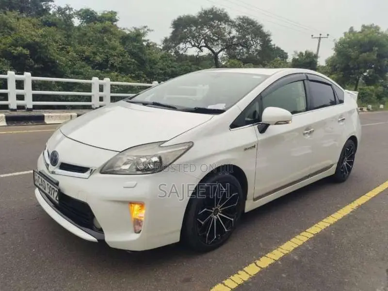 Toyota Prius G Touring 2014 Car (Used)