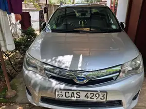 Toyota Axio 2013 Car (Used)