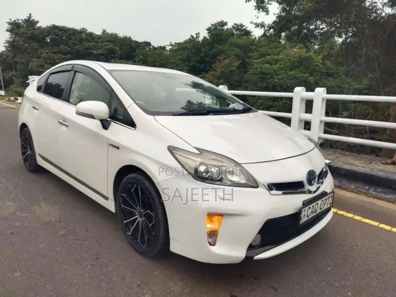 Toyota Prius G Touring 2014 Car (Used)
