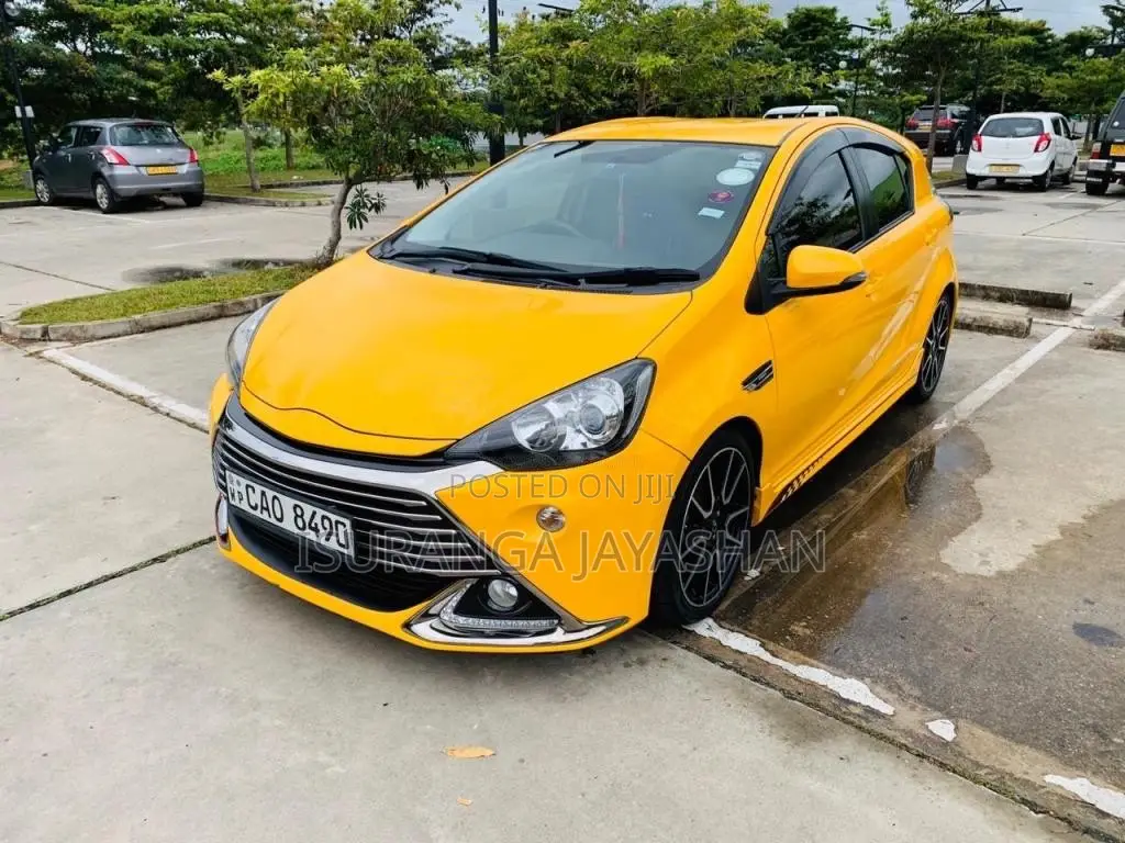 Toyota Aqua 2015 Car (Used)