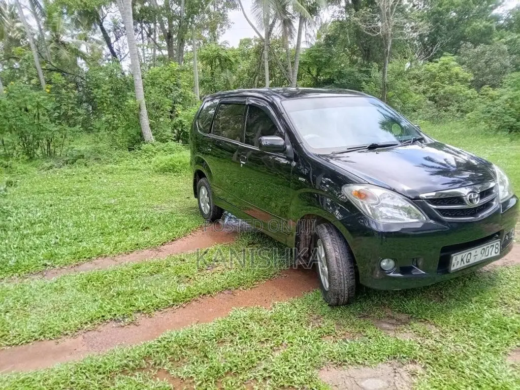 Toyota Avanza 2011 Car (Used)