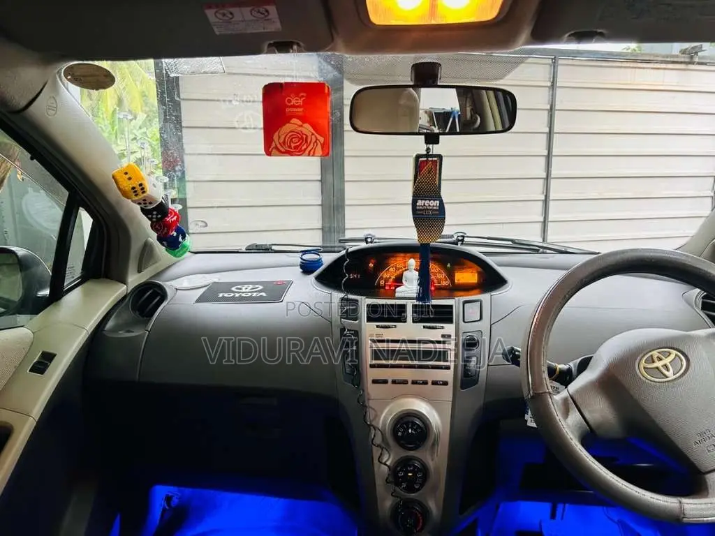 Toyota Vitz 2007 Car (Used)
