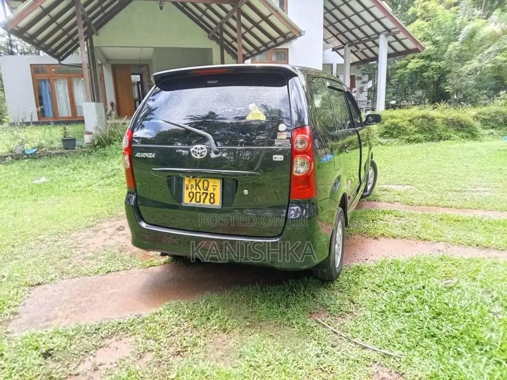 Toyota Avanza 2011 Car (Used)