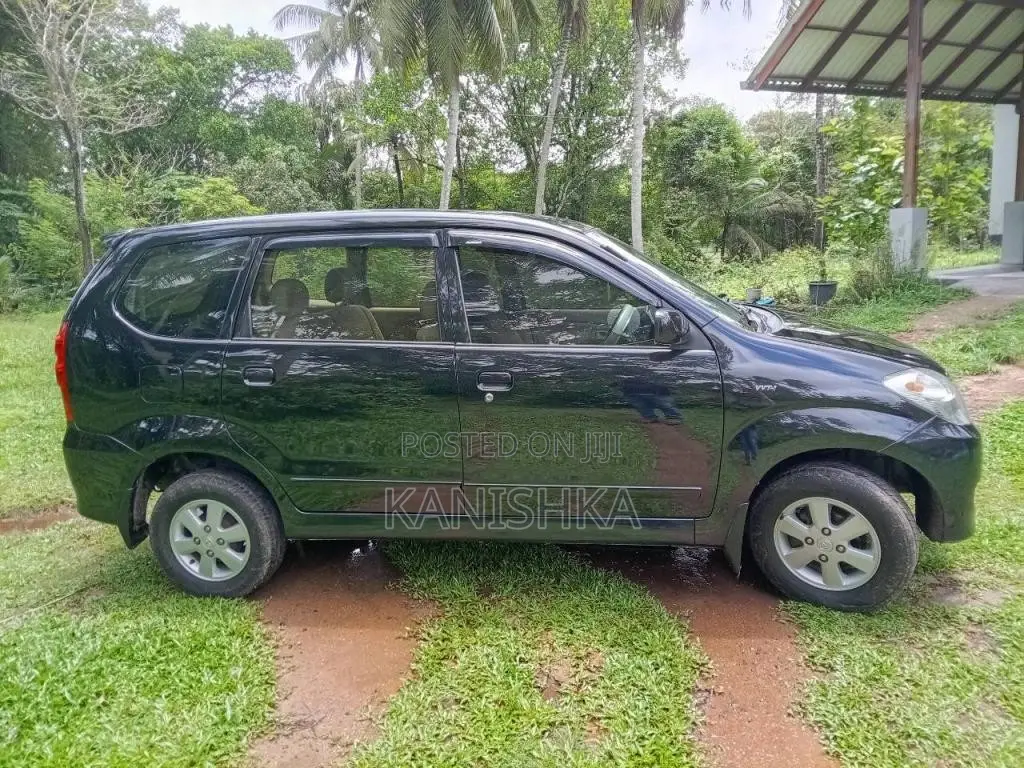 Toyota Avanza 2011 Car (Used)