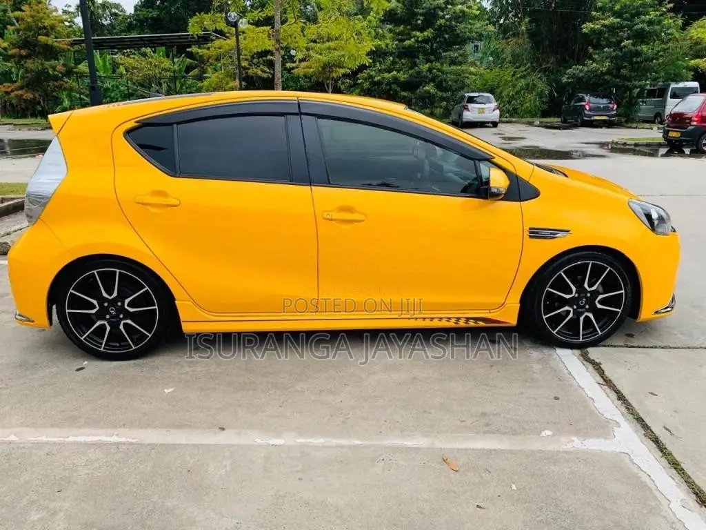 Toyota Aqua 2015 Car (Used)