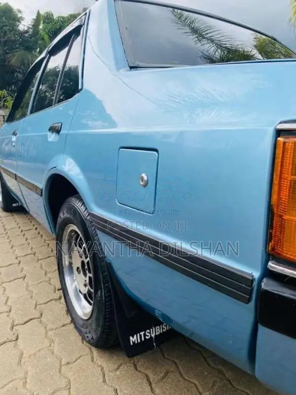 Mitsubishi Lancer Box 1980 Car (Used)