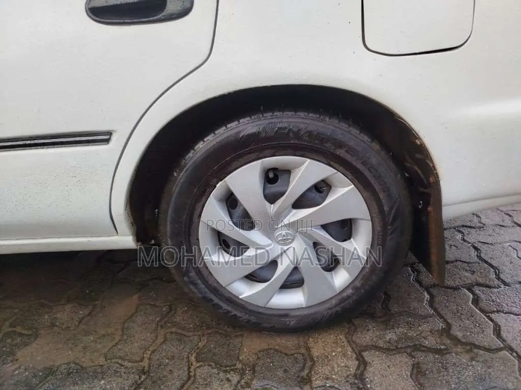 Toyota Elephant Back 2000 Car (Used)