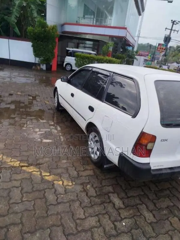 Toyota Elephant Back 2000 Car (Used)