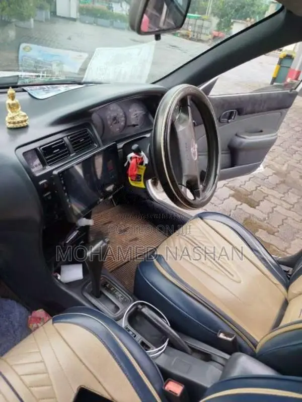 Toyota Elephant Back 2000 Car (Used)