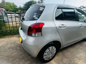 Toyota Vitz 2007 Car (Used)