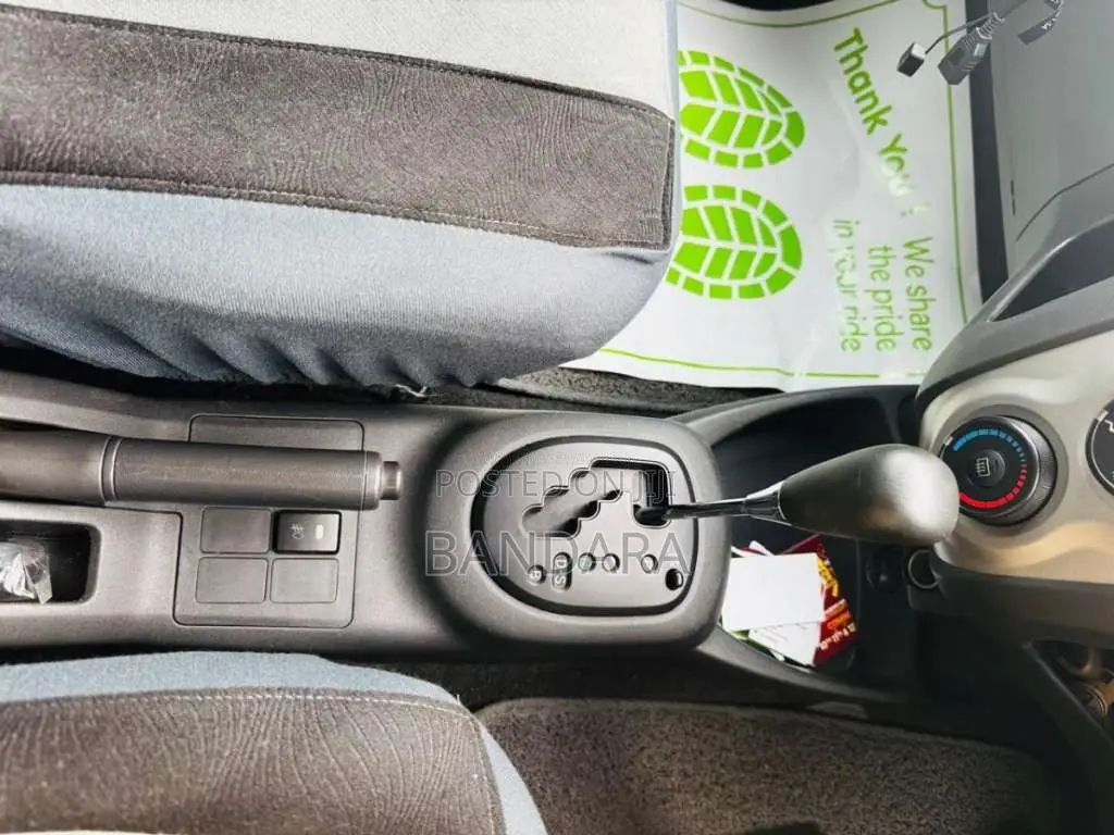 Toyota Vitz 2007 Car (Used)
