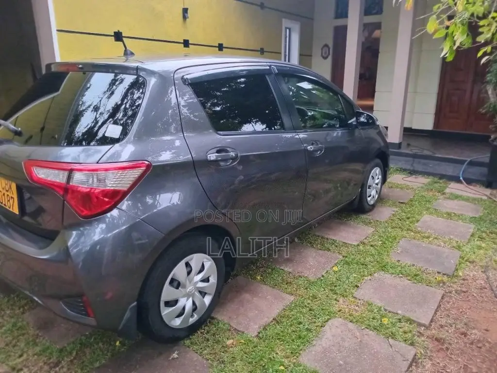 Toyota Vitz 2017 Car (Used)