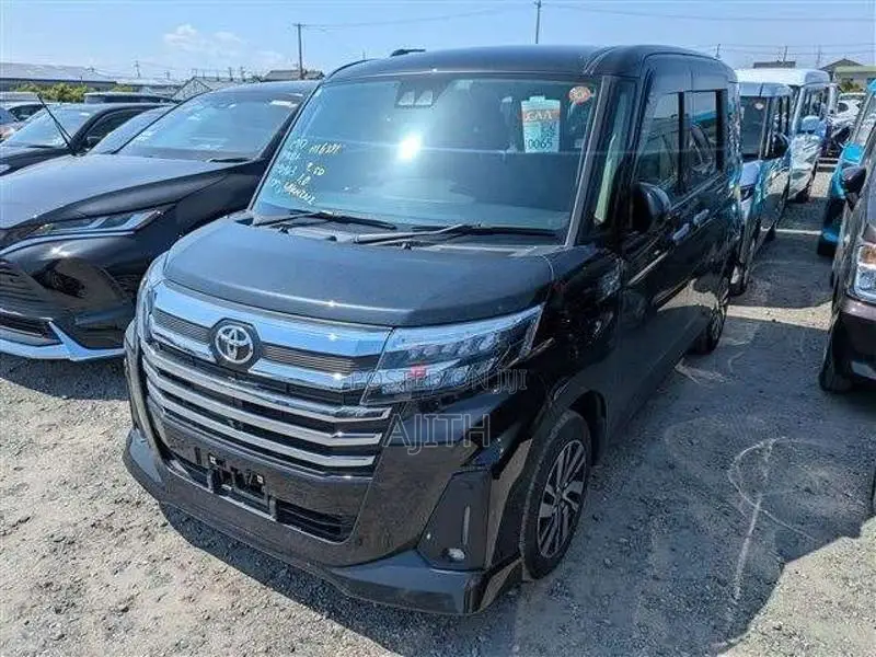 Toyota Roomy Custom G 2023 Car Unregistered (Recondition)