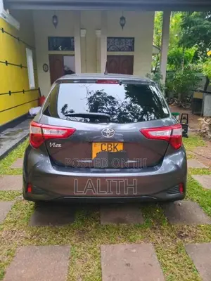 Toyota Vitz 2017 Car (Used)