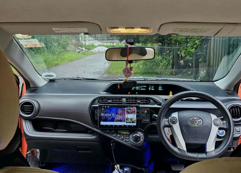 Toyota Aqua 2012 Car (Used)