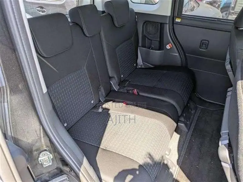 Toyota Roomy Custom G 2023 Car Unregistered (Recondition)