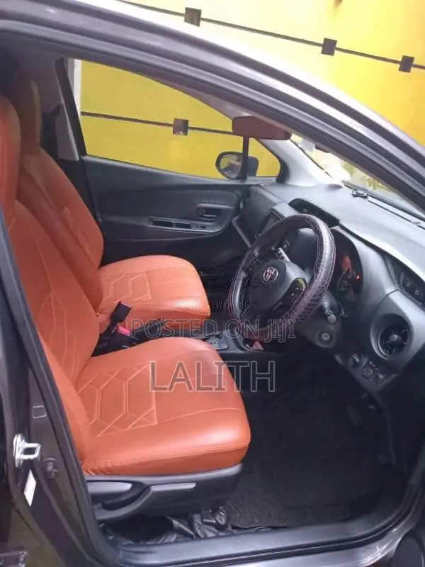Toyota Vitz 2017 Car (Used)