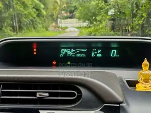 Toyota Aqua 2012 Car (Used)