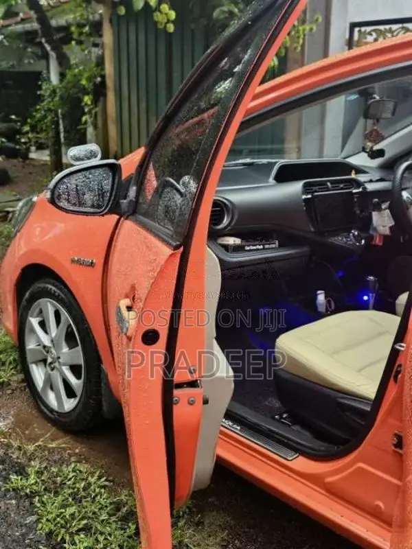 Toyota Aqua 2012 Car (Used)