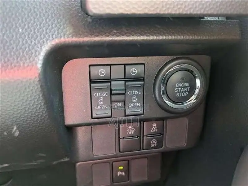 Toyota Roomy Custom G 2023 Car Unregistered (Recondition)