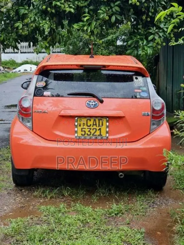 Toyota Aqua 2012 Car (Used)