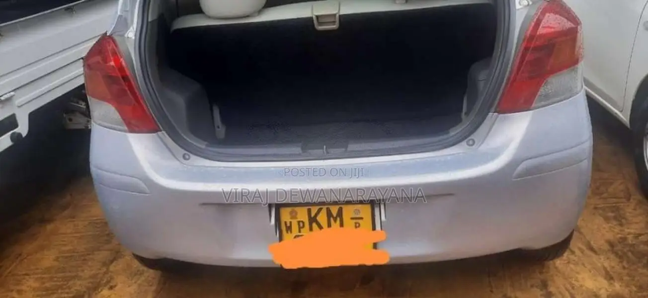 Toyota Vitz 2007 Car (Used)