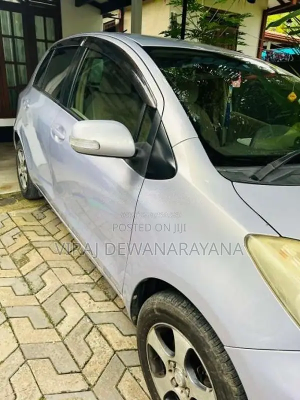 Toyota Vitz 2007 Car (Used)
