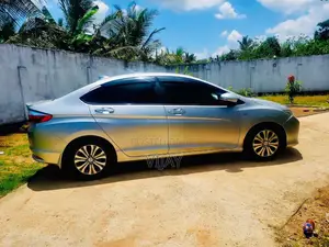 Honda Grace 2016 Car (Used)