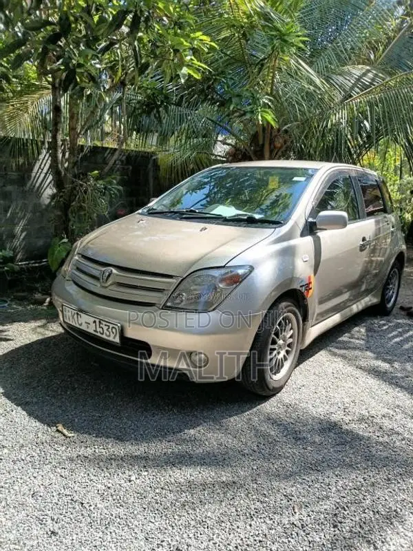 Toyota Ist 2002 Car (Used)