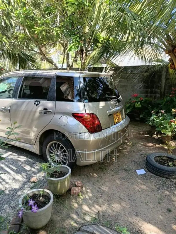 Toyota Ist 2002 Car (Used)