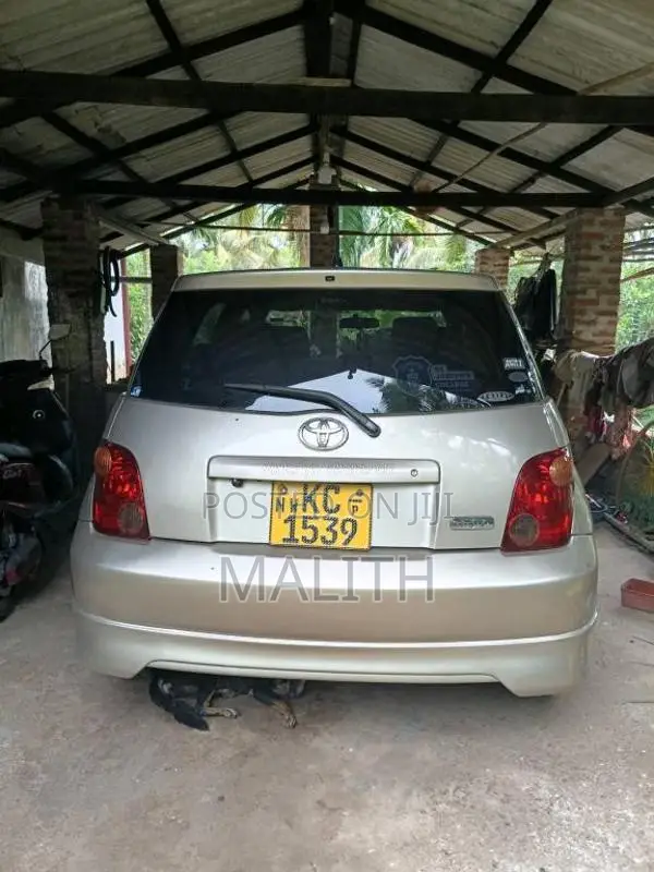 Toyota Ist 2002 Car (Used)