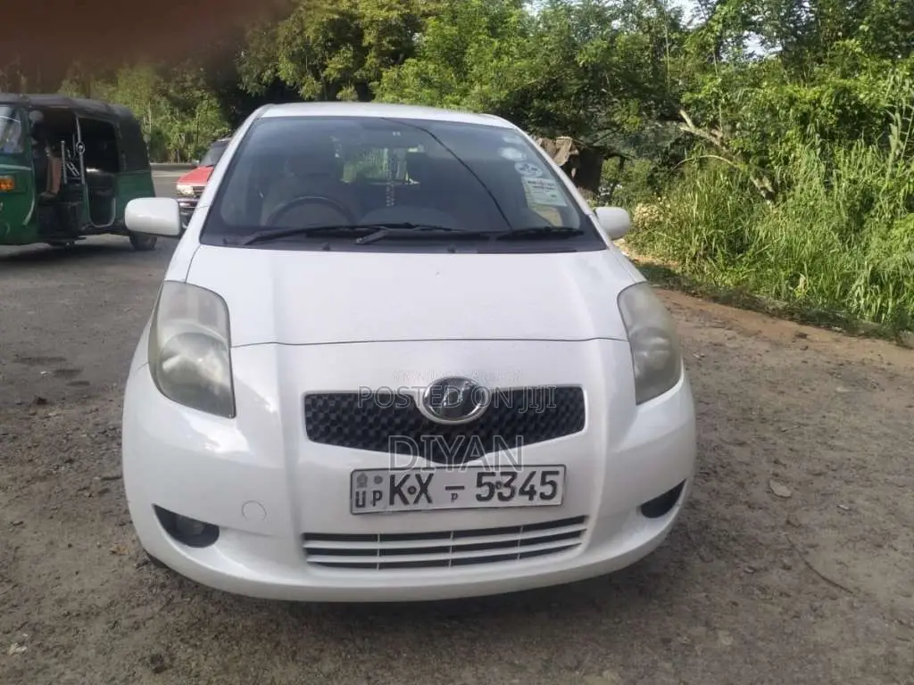 Toyota Vitz 2007 Car (Used)