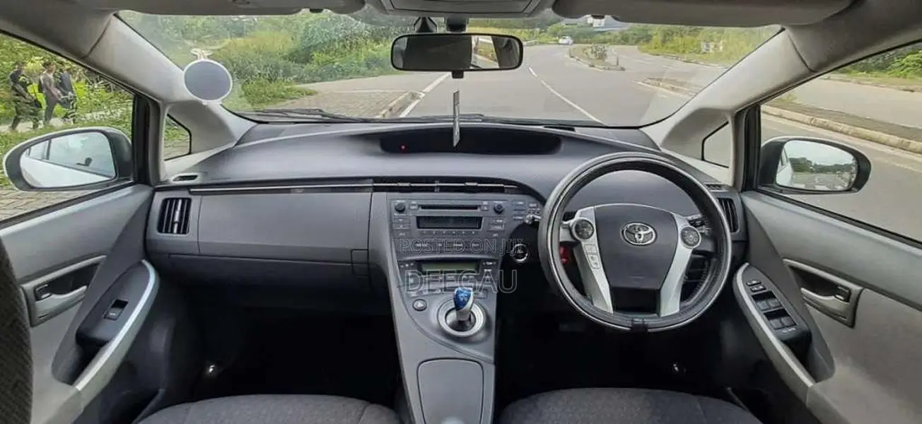 Toyota Prius 3rd Gen 2011 Car (Used)