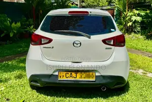 Mazda 2 2015 Car (Used)