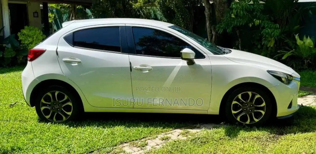Mazda 2 2015 Car (Used)