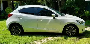 Mazda 2 2015 Car (Used)