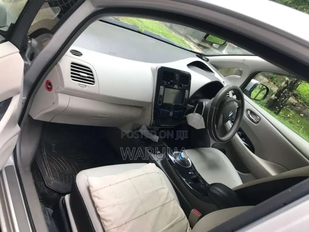 Nissan Leaf 2012 Car (Used)
