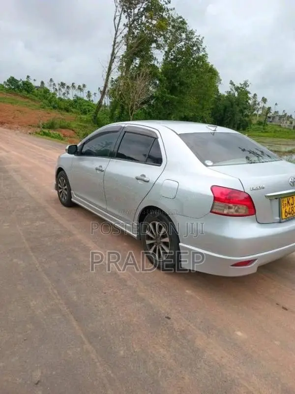 Toyota Belta 2010 Car (Used)