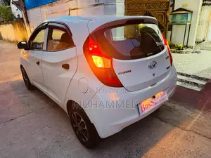 Hyundai Eon Magna 2016 Car (Used)