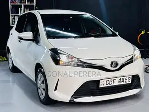 Toyota Vitz 2016 Car (Used)
