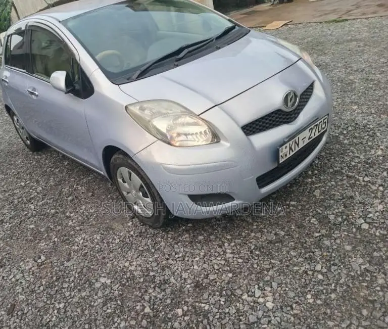 Toyota Vitz 2008 Car (Used)