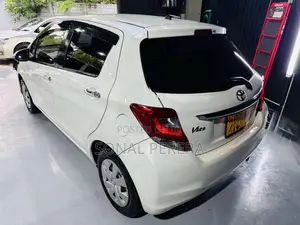 Toyota Vitz 2016 Car (Used)