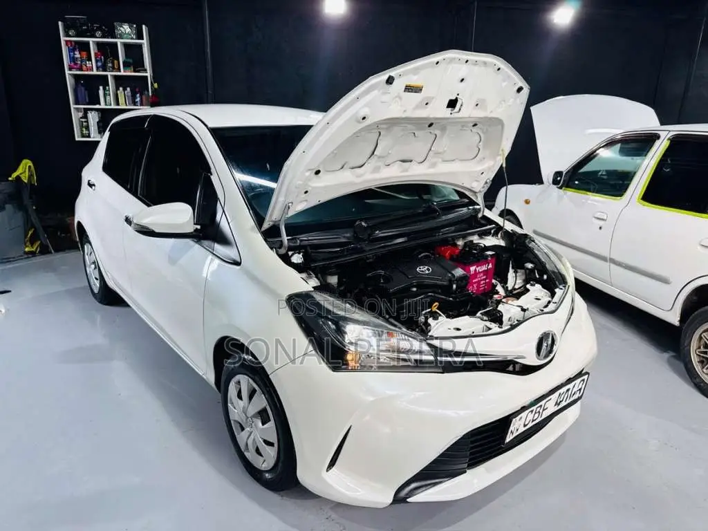 Toyota Vitz 2016 Car (Used)