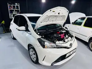 Toyota Vitz 2016 Car (Used)