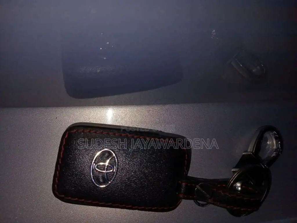 Toyota Vitz 2008 Car (Used)